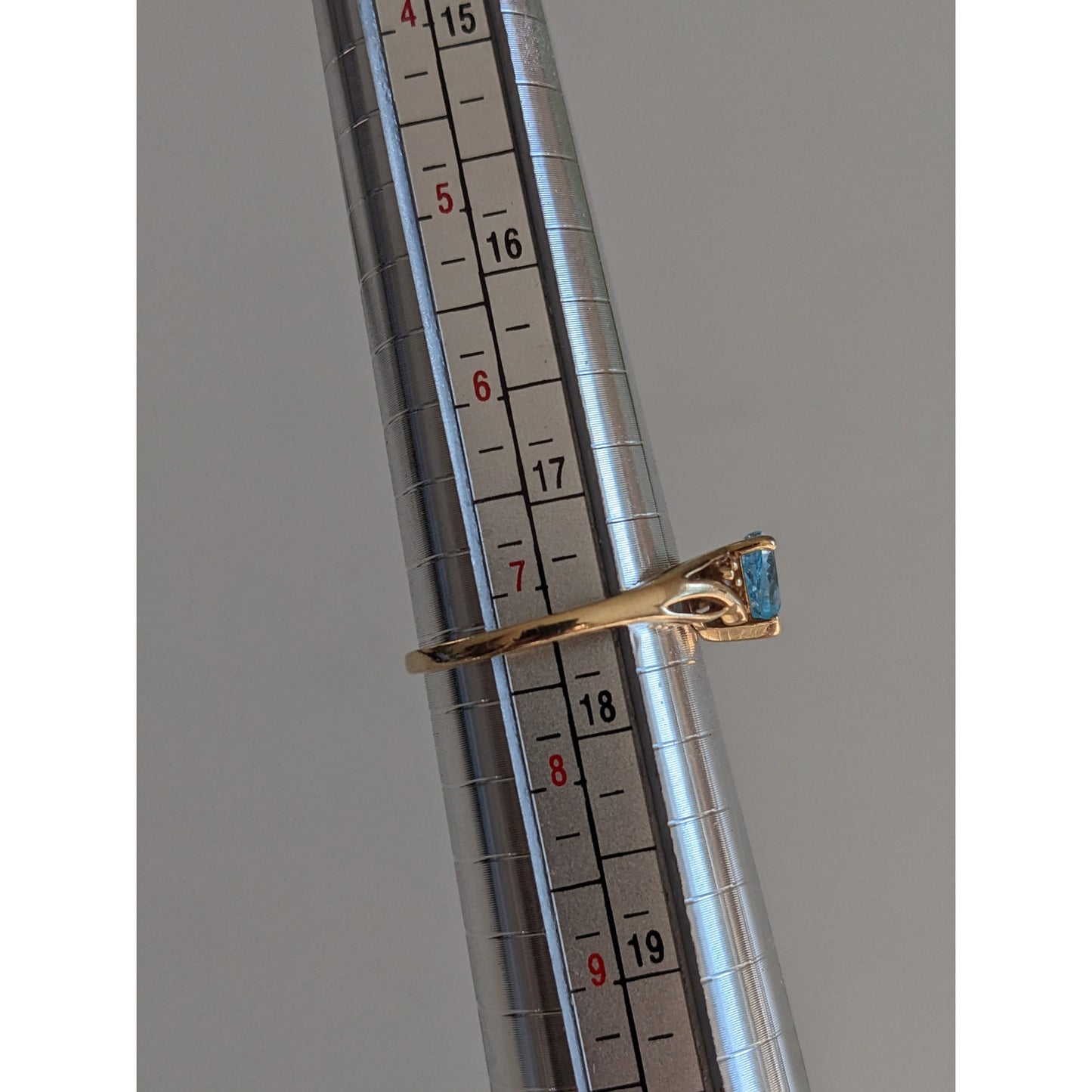 Vintage 10k Yellow Gold Ring with Light Blue Heart Gem Size 7.25US