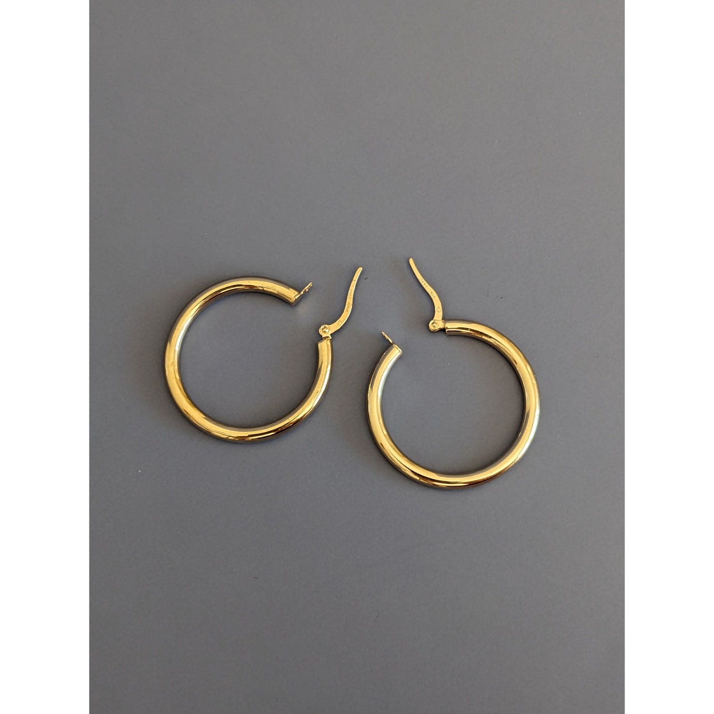 Estate 14k Solid Yellow Gold Italy Hollow Hoops 2.76g