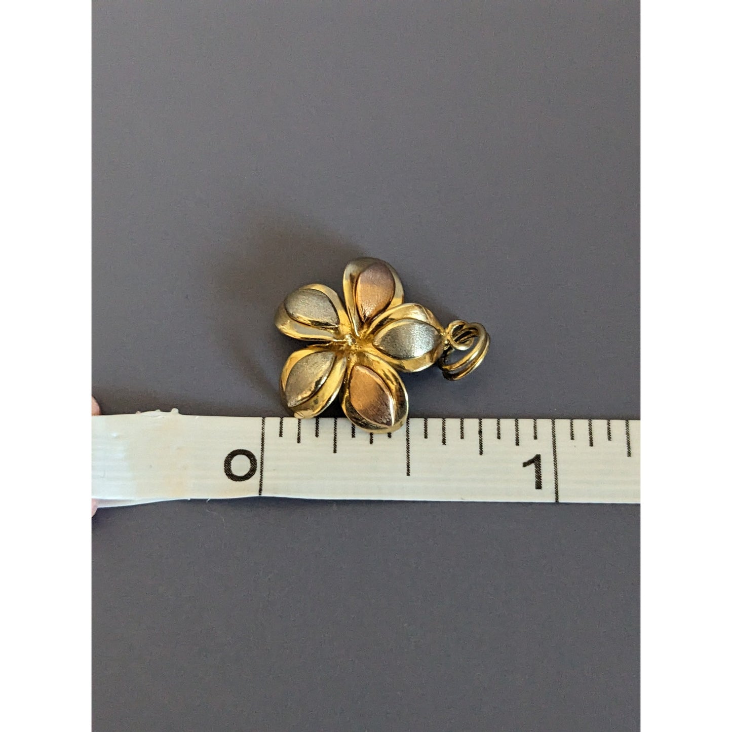 Estate Unmarked 14k Tricolor Gold Plumeria Pendant