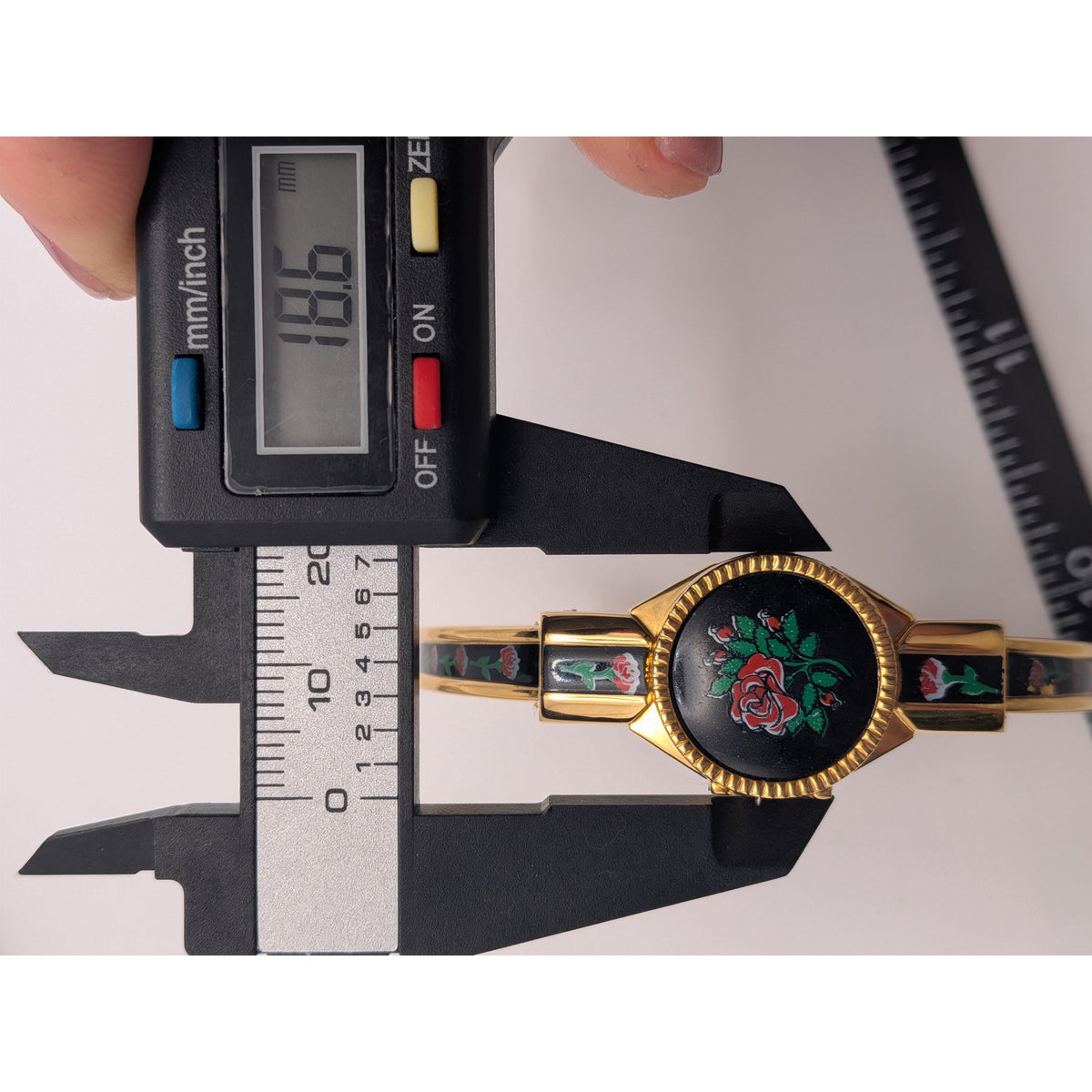FLAW Vintage Giuliano Gold Tone Peekaboo Watch Black Enamel Red Flowers