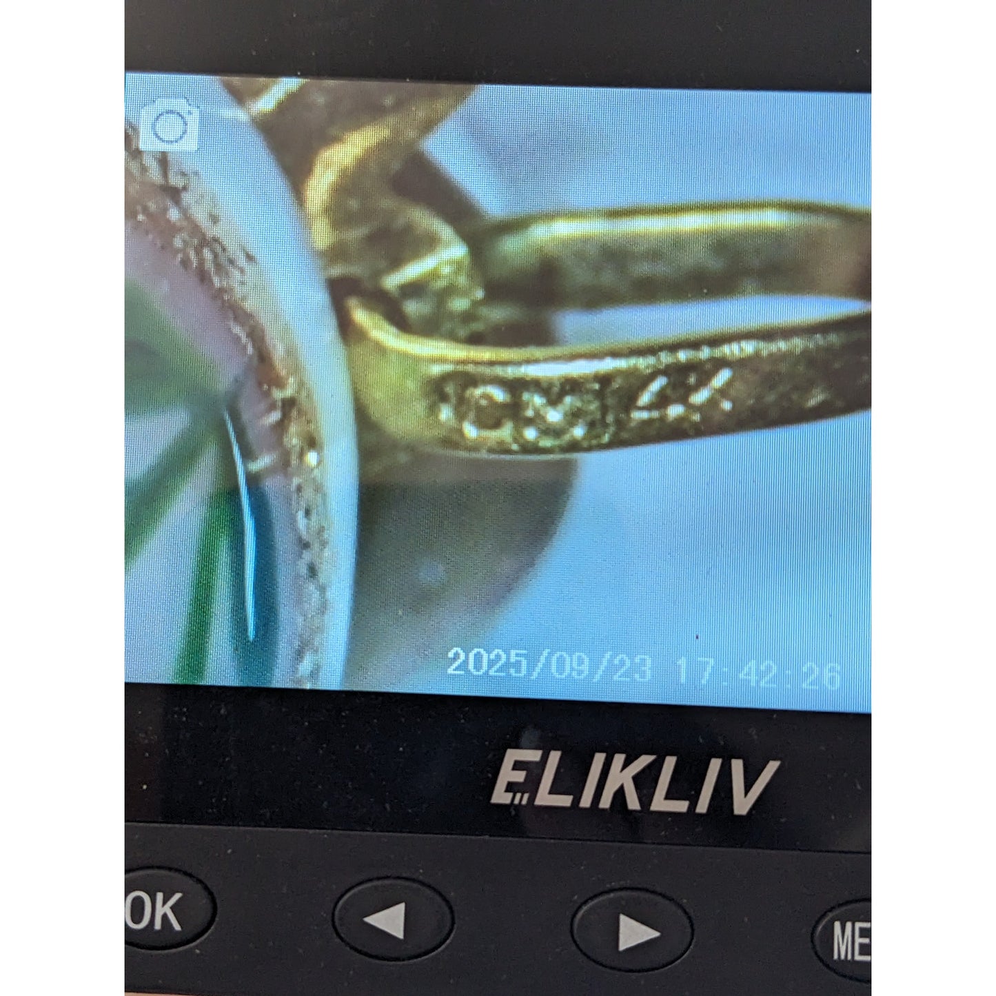 Vintage 14k Yellow Gold Flat Dainty "MOM" Heart Pendant with Super Tiny Gem