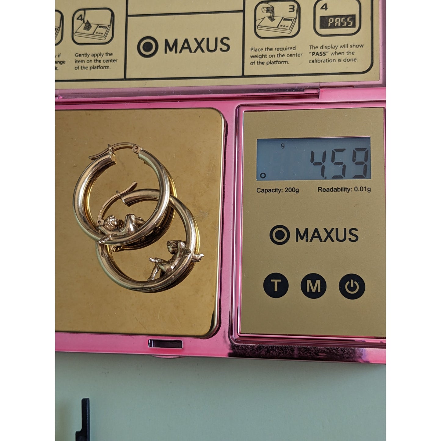 FLAW Vintage 10k Yellow Gold Cherub Angels Laying on Hollow Hoop Earrings