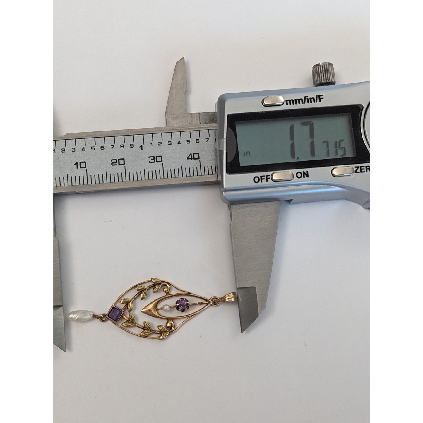 Vintage Unmarked 10k Gold Filigree Purple Stone Leaf Motif Lavalier Pendant