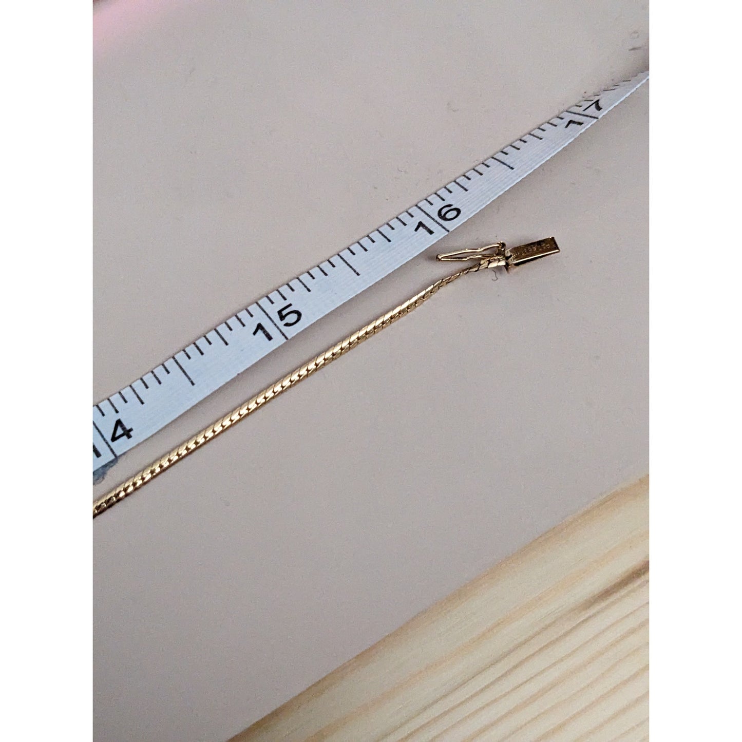 Vintage 14k Yellow Gold V Shape Wave Necklace Chain 0.15ctw Diamond Accents 16in