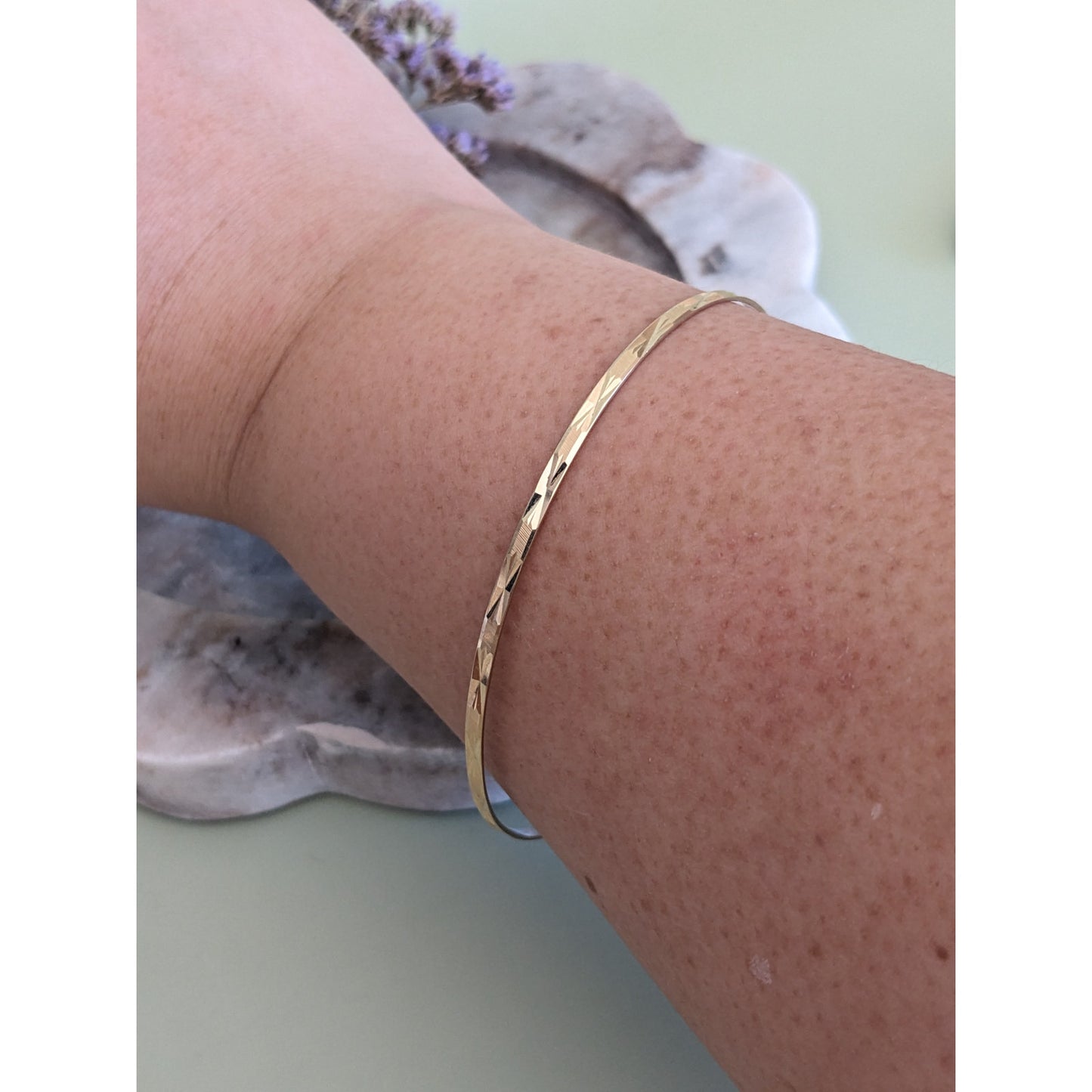 Vintage 14k Yellow Gold Etched Bangle Bracelet 8.75in