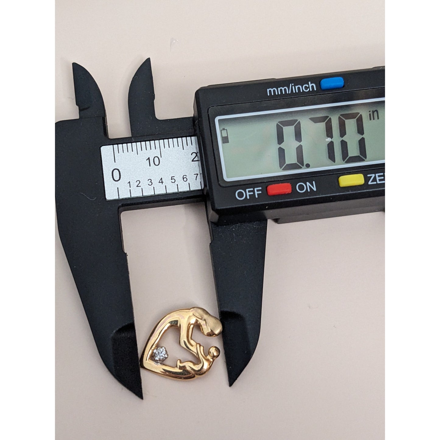 Vintage 14k Yellow Gold Mother and Child Heart Pendant