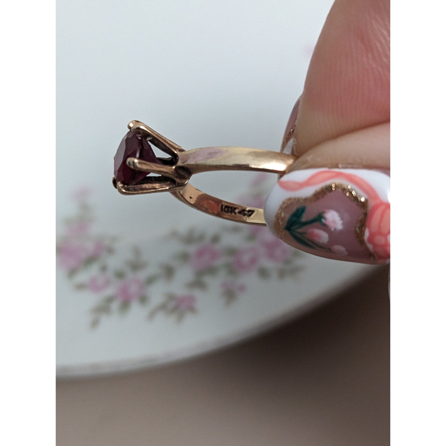 Vintage 10k Yellow Gold Ring with Red Gem Size 7.5