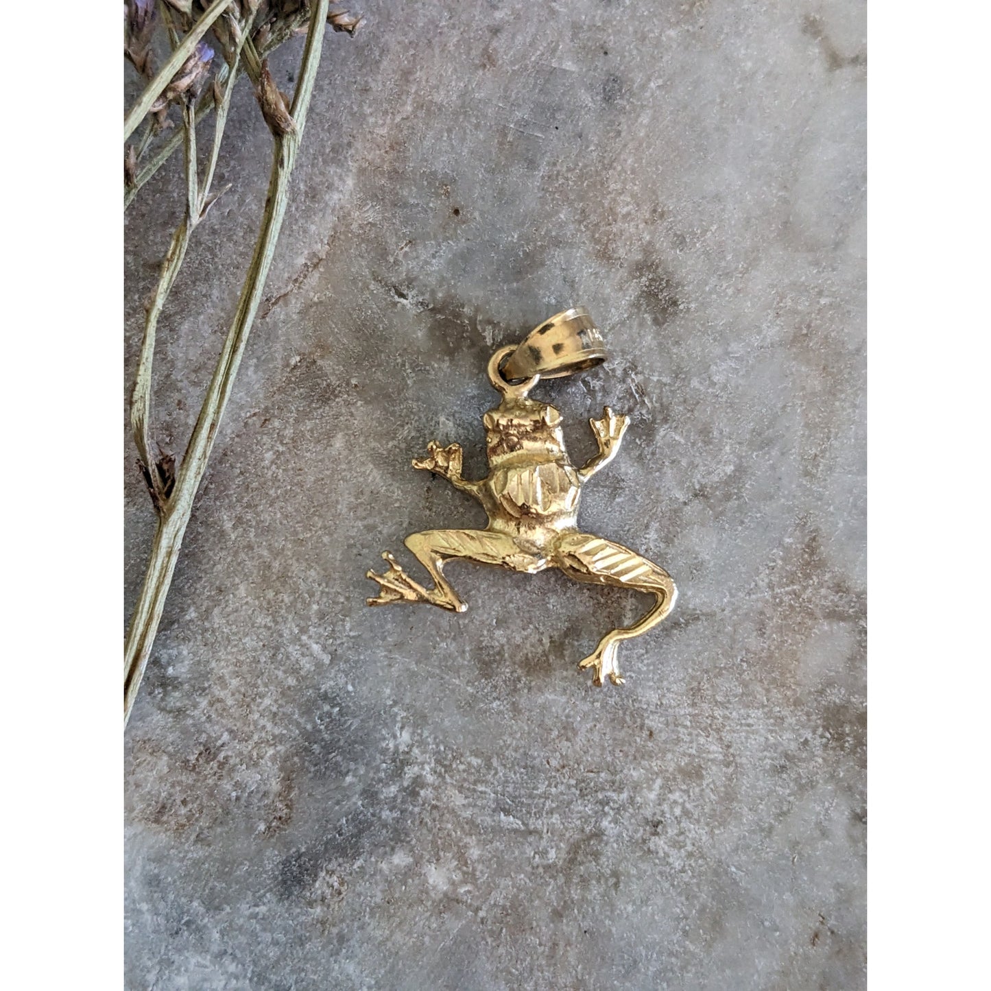 Vintage 14k Yellow Gold Sploot Frog Pendant