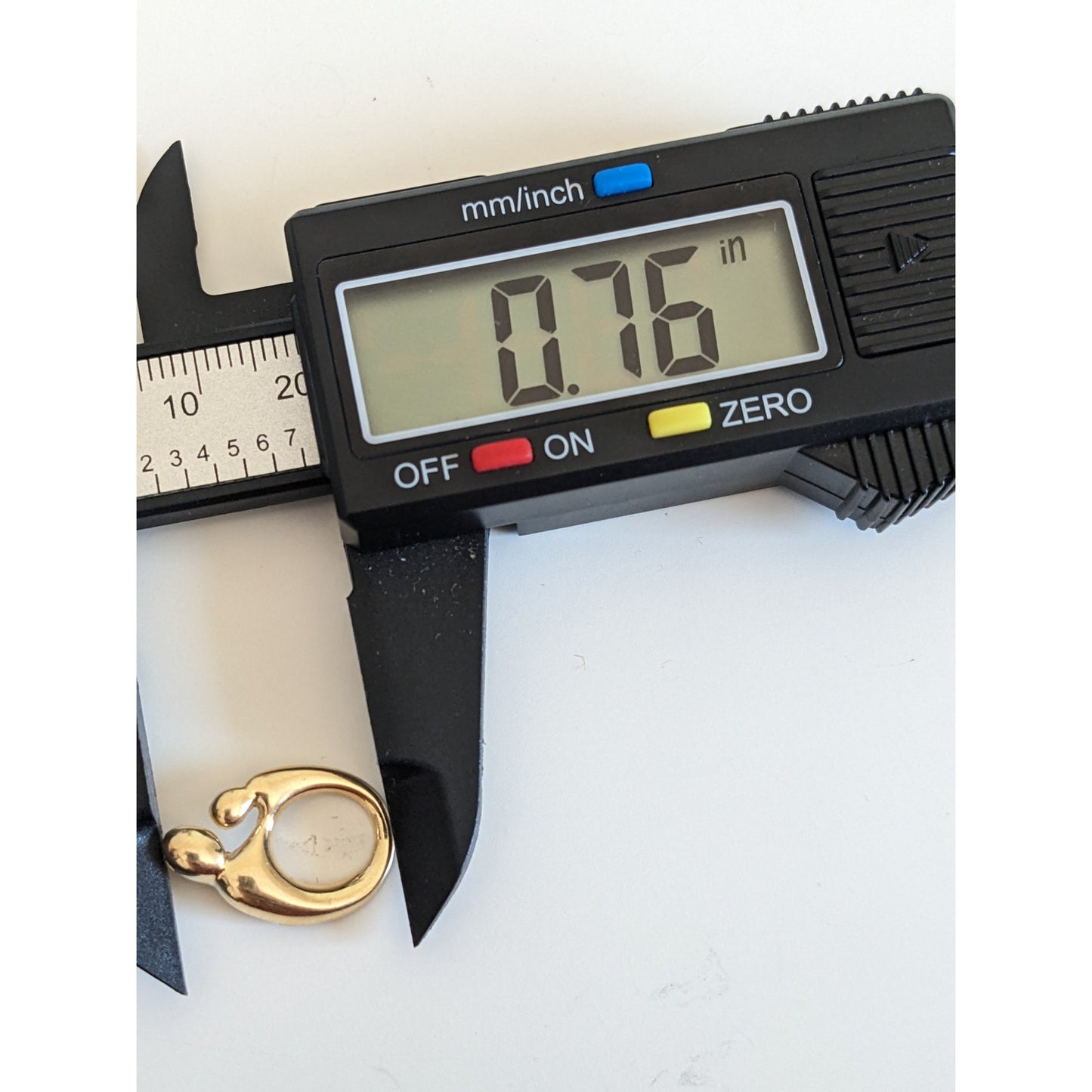 Vintage Unmarked 14k Yellow Gold Mother and Child Pendant