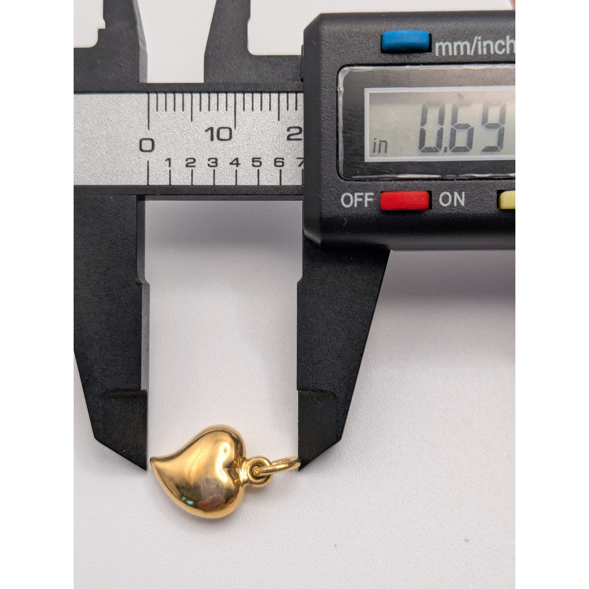 Vintage Unmarked 18k Solid Gold 3D Mini Puffy Heart Charm