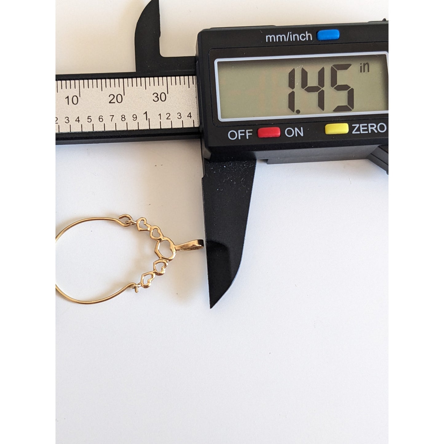 Vintage Unmarked 14k Yellow Gold Floating Hearts Charm Holder Pendant