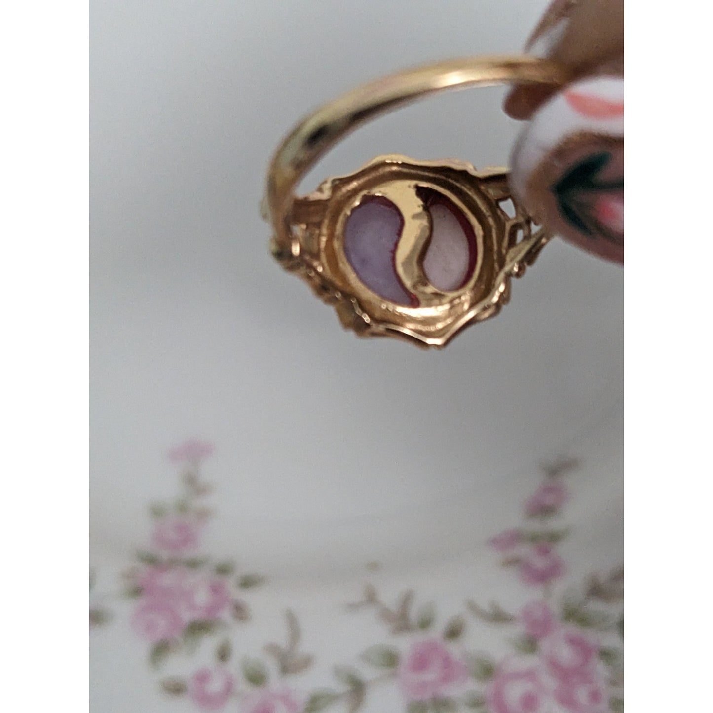 Vintage 14k Yellow Gold Yin Yang (Purple White) Ring Size 8US