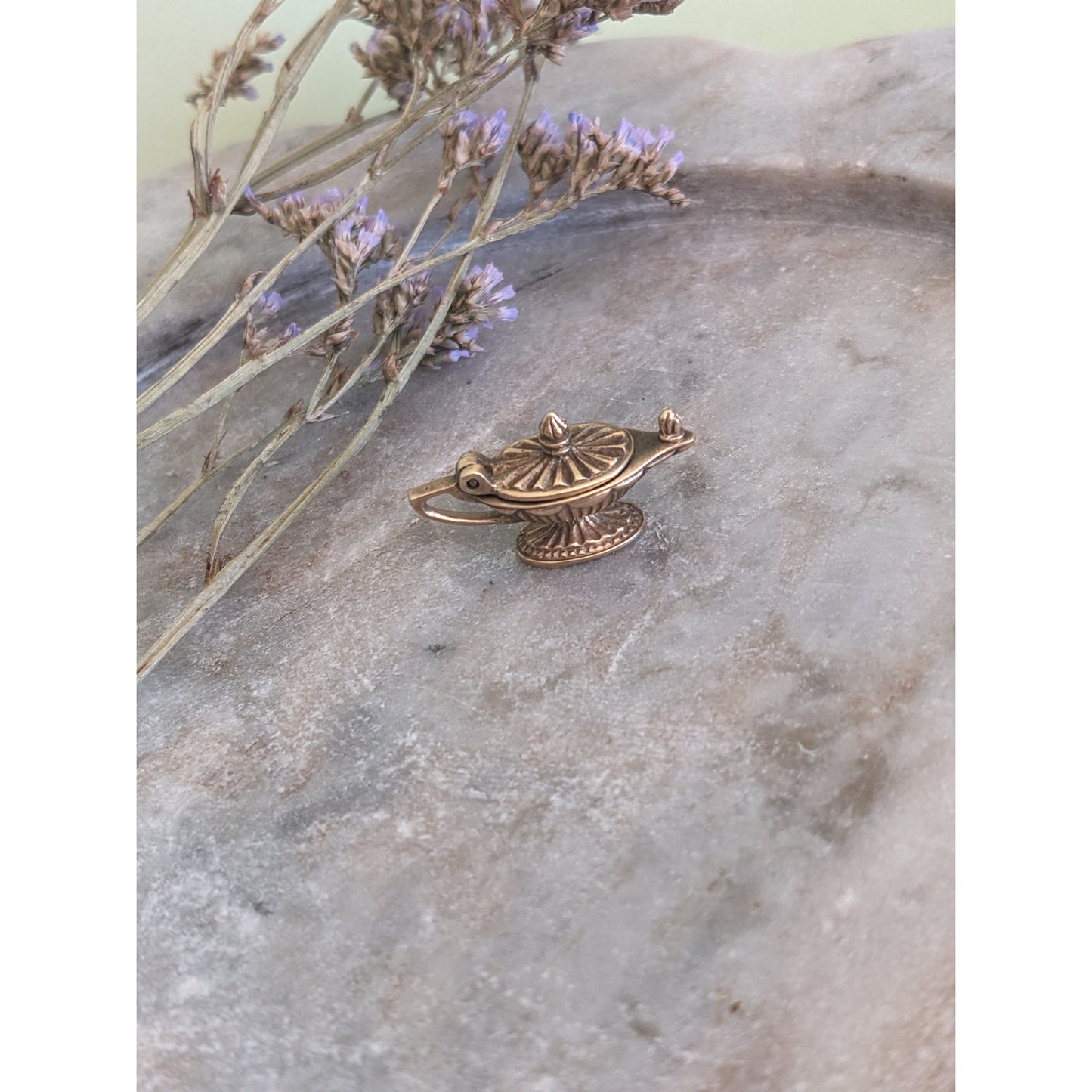 Vintage 10k Yellow Gold Mechanical Moveable Magic Lamp Charm