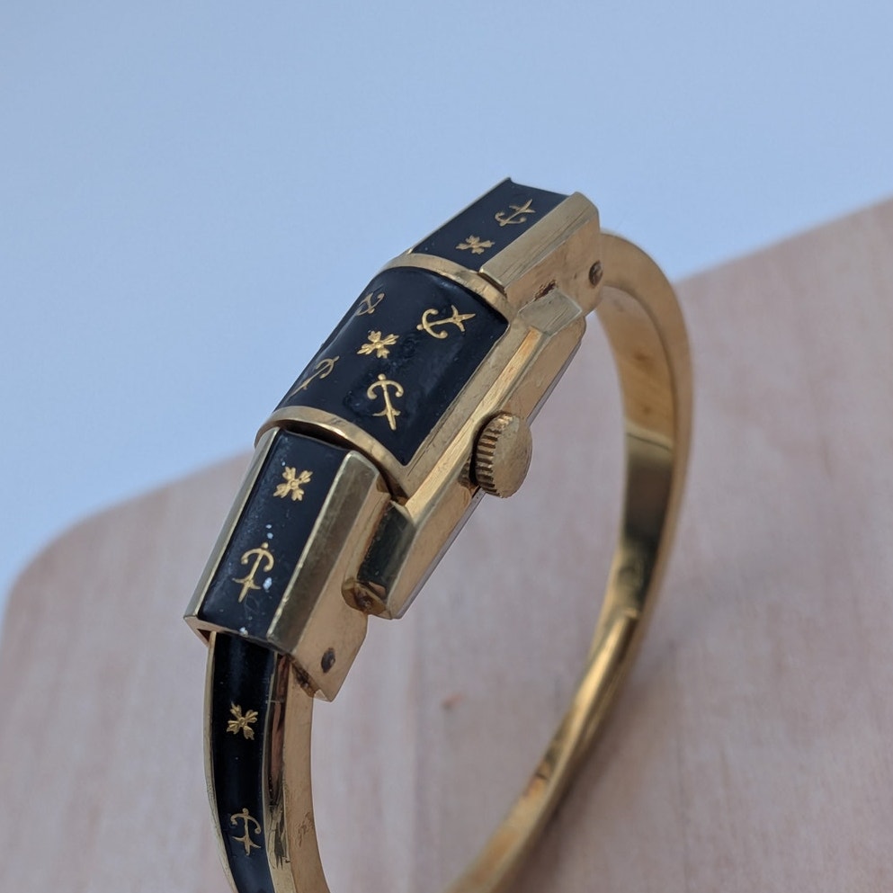 Vintage Ritma Gold Tone Peekaboo Manual Watch Black Enamel Anchor & Flowers