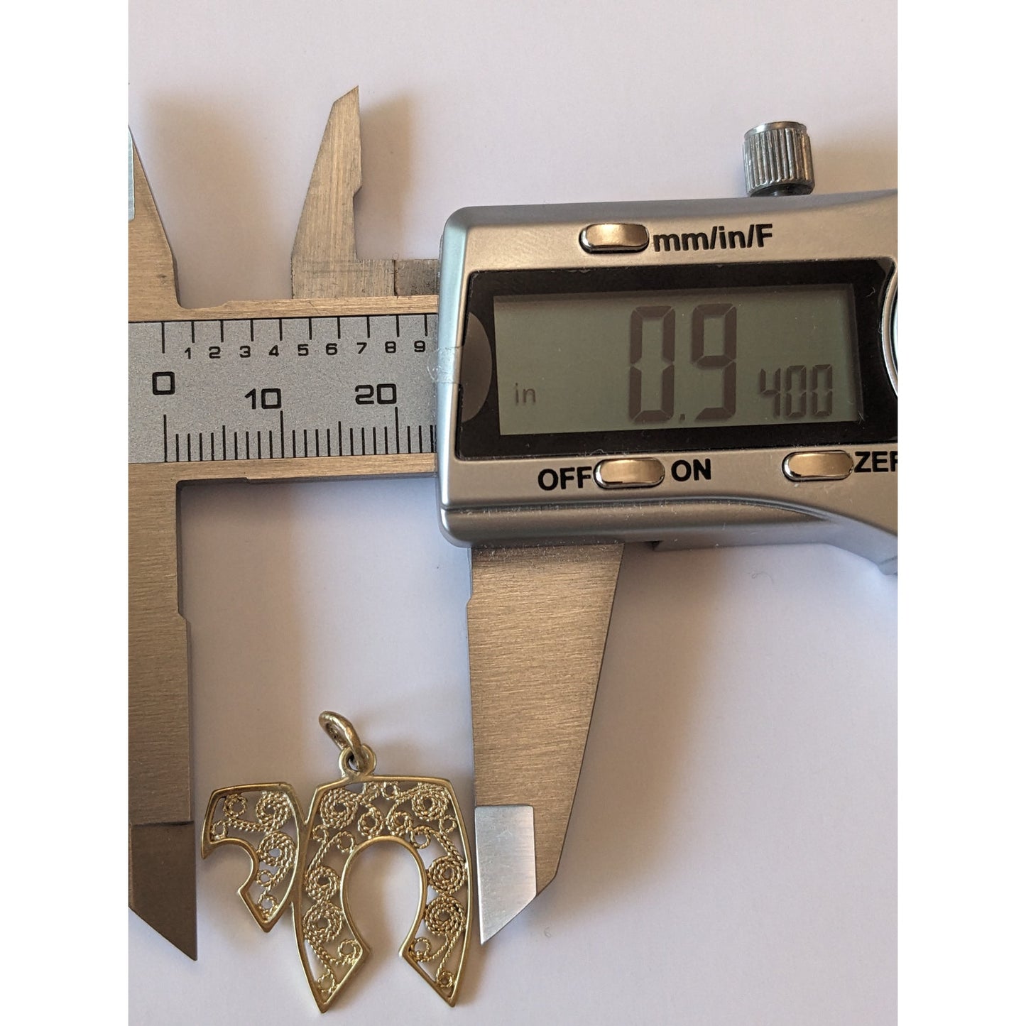 Estate Unmarked 14k Yellow Gold Chai Life Pendant Charm
