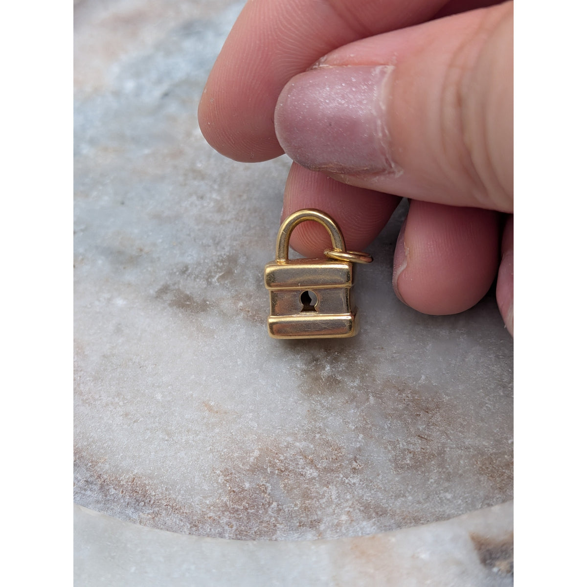 Vintage Unmarked 18k Solid Gold 3D Padlock Charm w/ Jump Ring (open)
