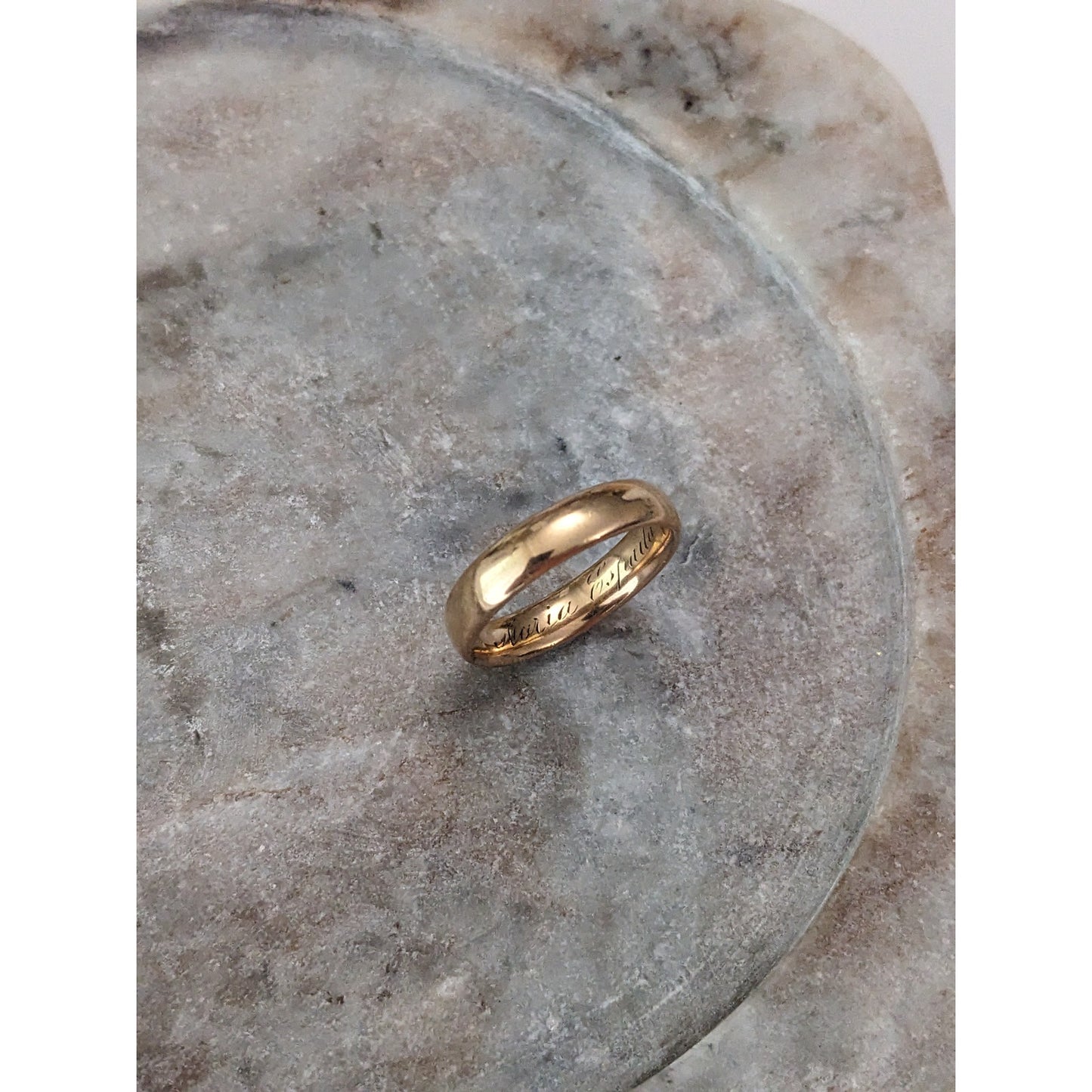 Vintage Early 1900s 18k Yellow Gold Engraved Simple Wedding Band Ring Size 8.5