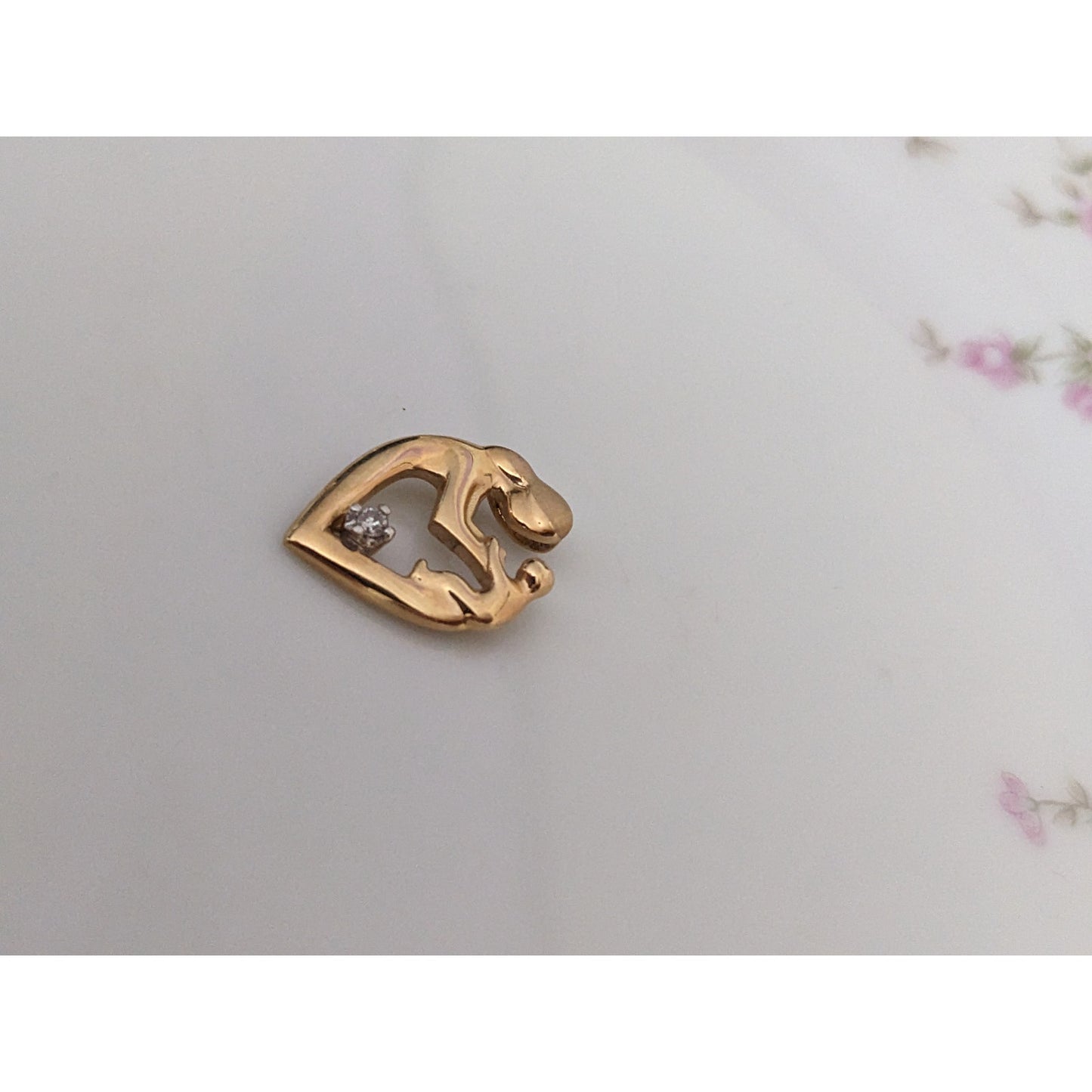 Vintage 14k Yellow Gold Mother and Child Heart Pendant