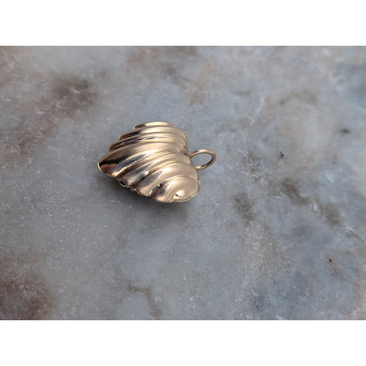 Vintage Unmarked 14k Solid Yellow Gold 3D Hollow Sculpted Heart Charm