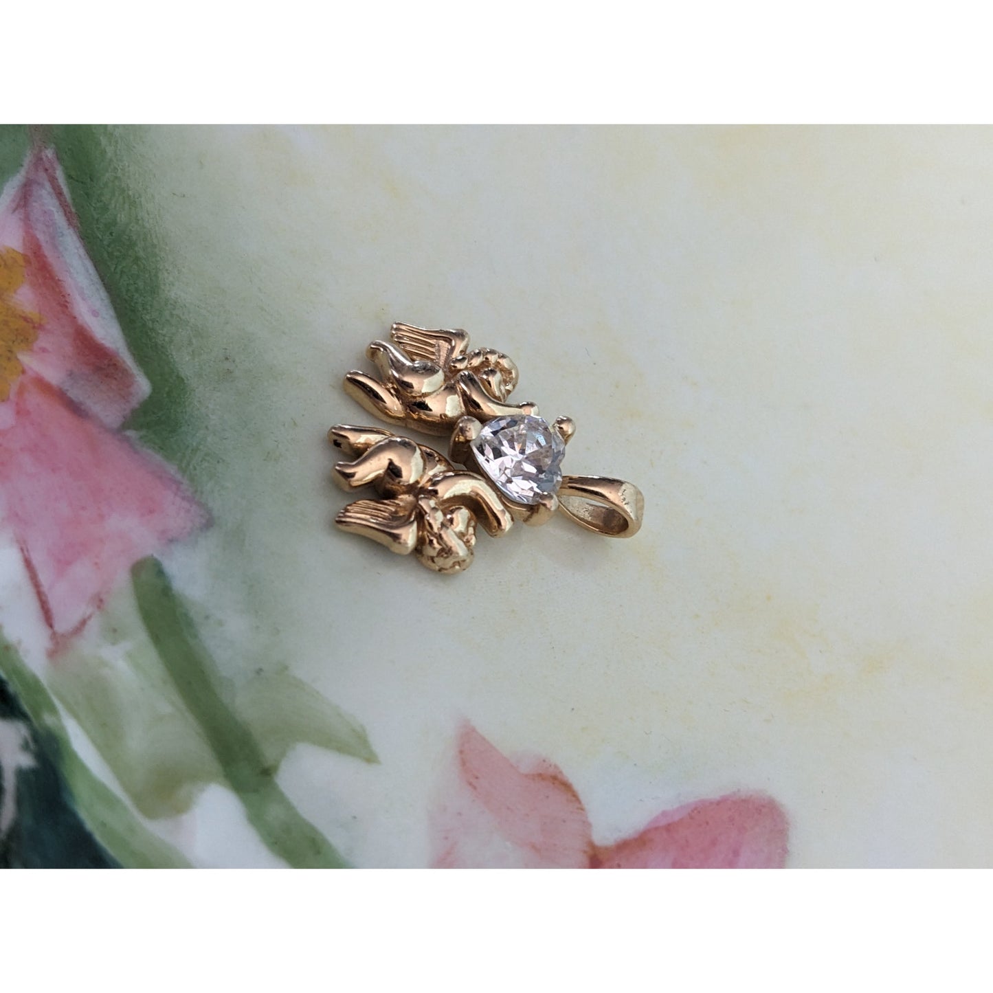 Vintage 14k Yellow Gold Cherubs Holding CZ Heart Pendant