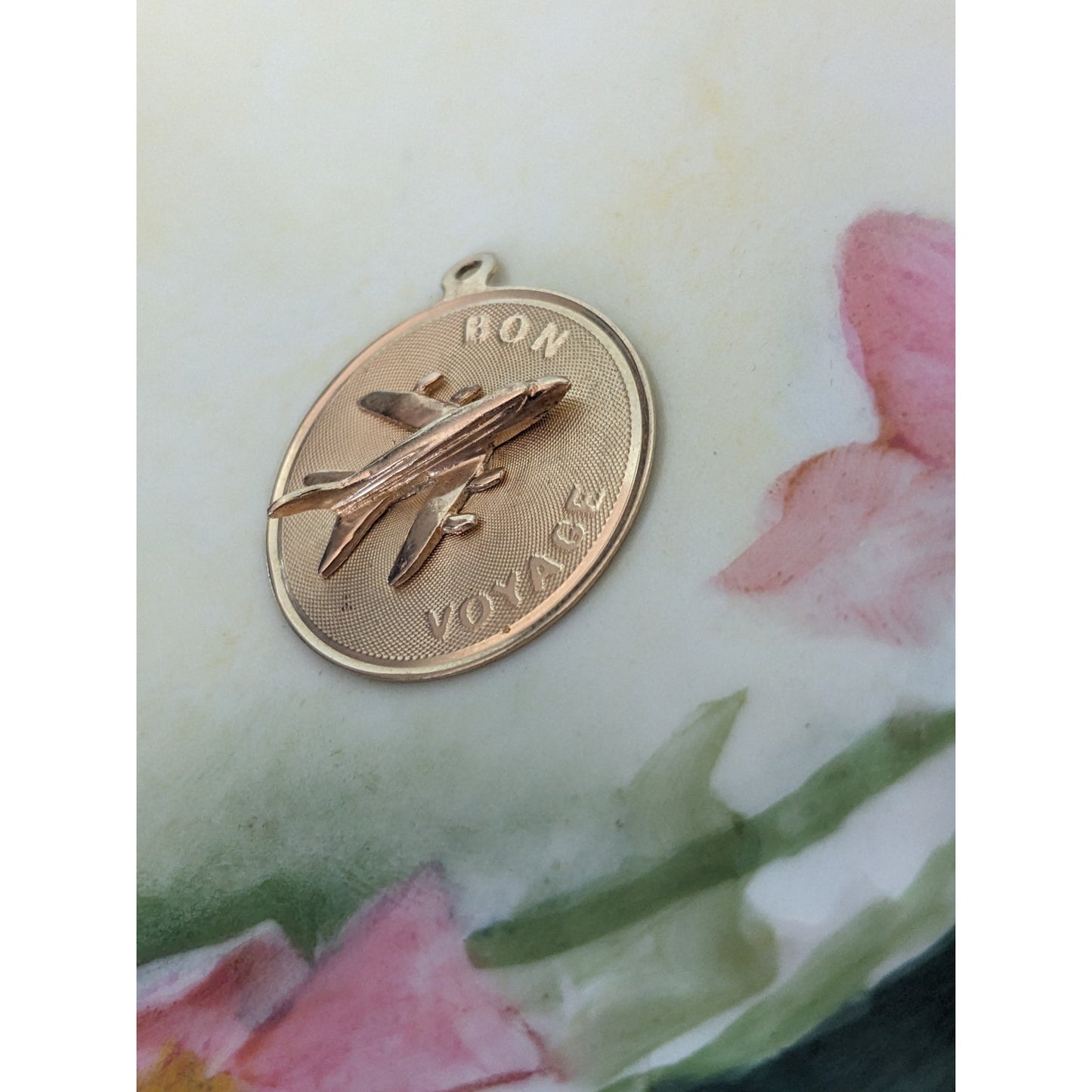 FLAW Vintage 14k MCM Bon Voyage Airplane Circle Pendant