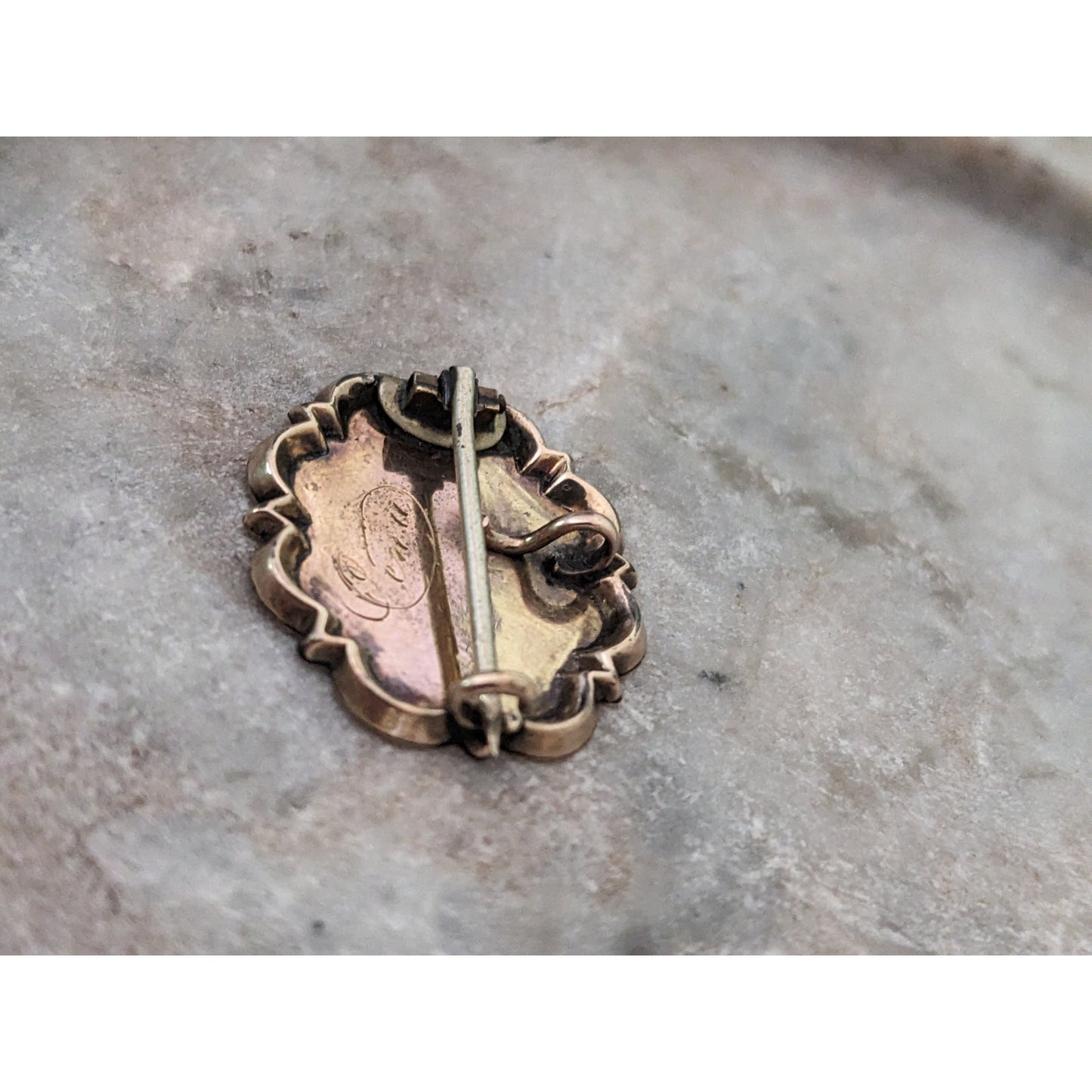 Vintage Unmarked 12k Yellow Gold Etched Engraved Convertible Pendant Brooch