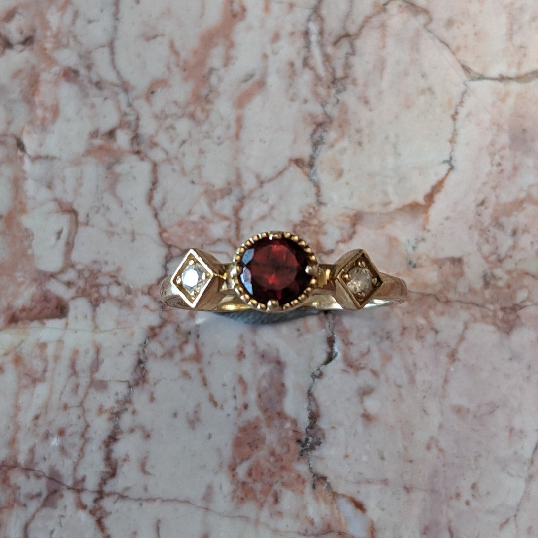 Estate 14k Yellow Gold Red Garnet White Zircon Accent Stone Ring Size 7