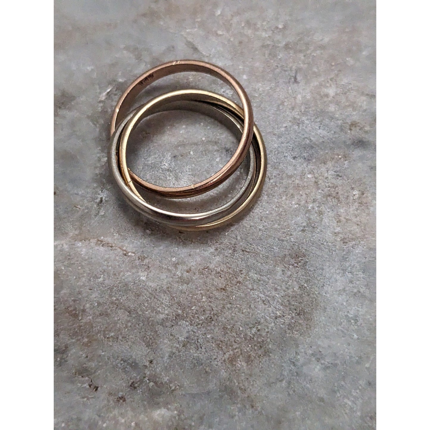 Preowned 14k Tri Gold Rolling Trinity Ring Size 5.5