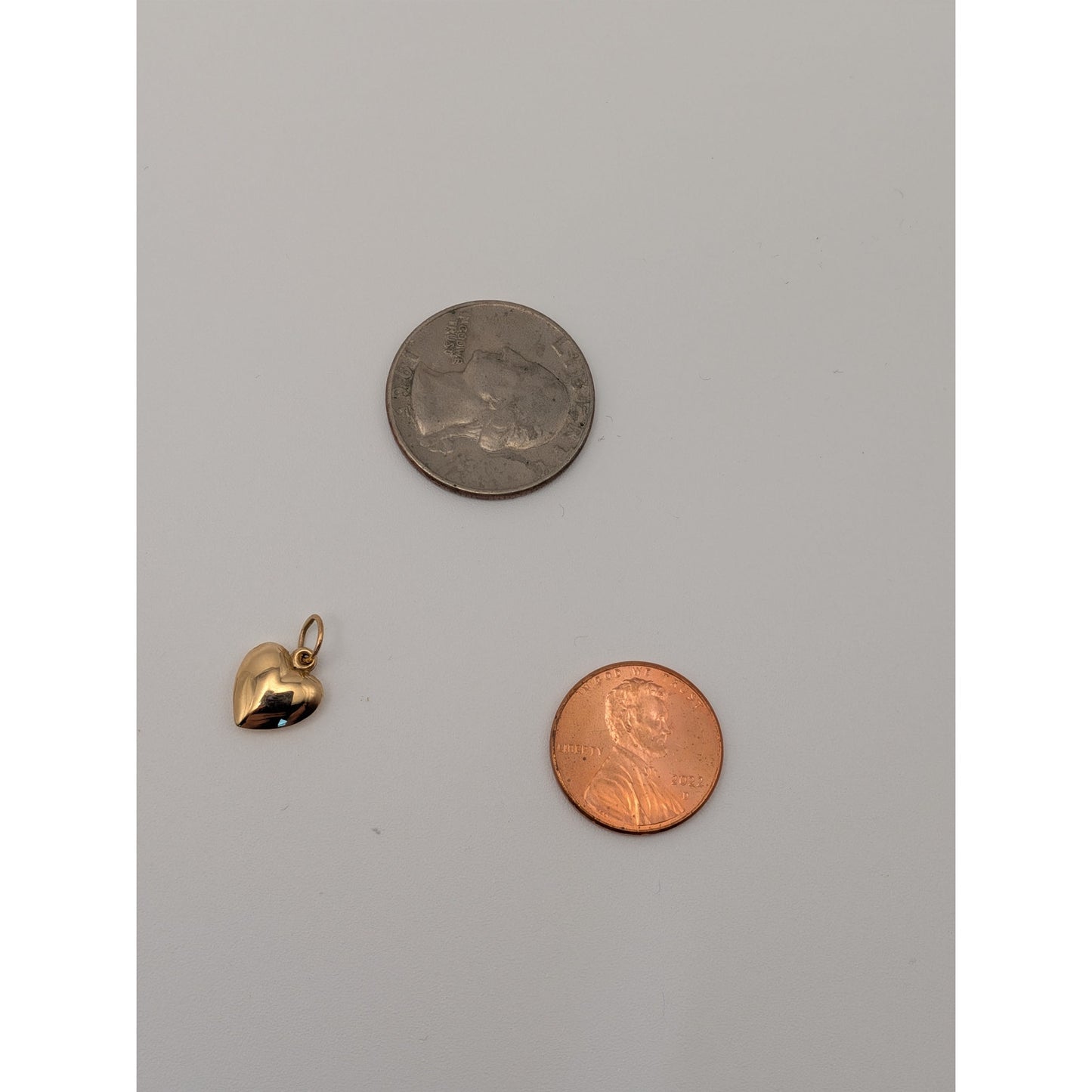 Vintage Unmarked 14k Yellow Gold Tiny Dainty Hollow Heart Charm