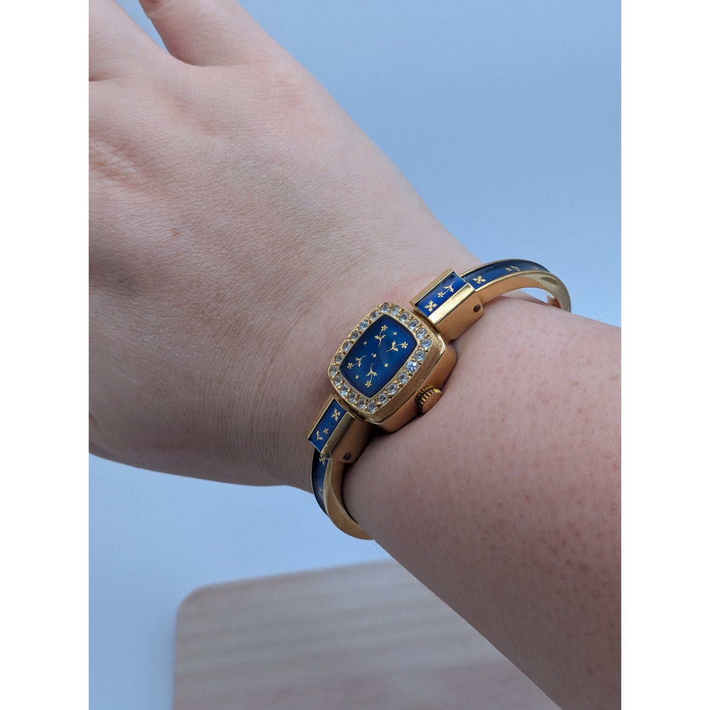 Vintage Chandler Gold Tone Peekaboo Manual Watch Blue Enamel Gold Flowers