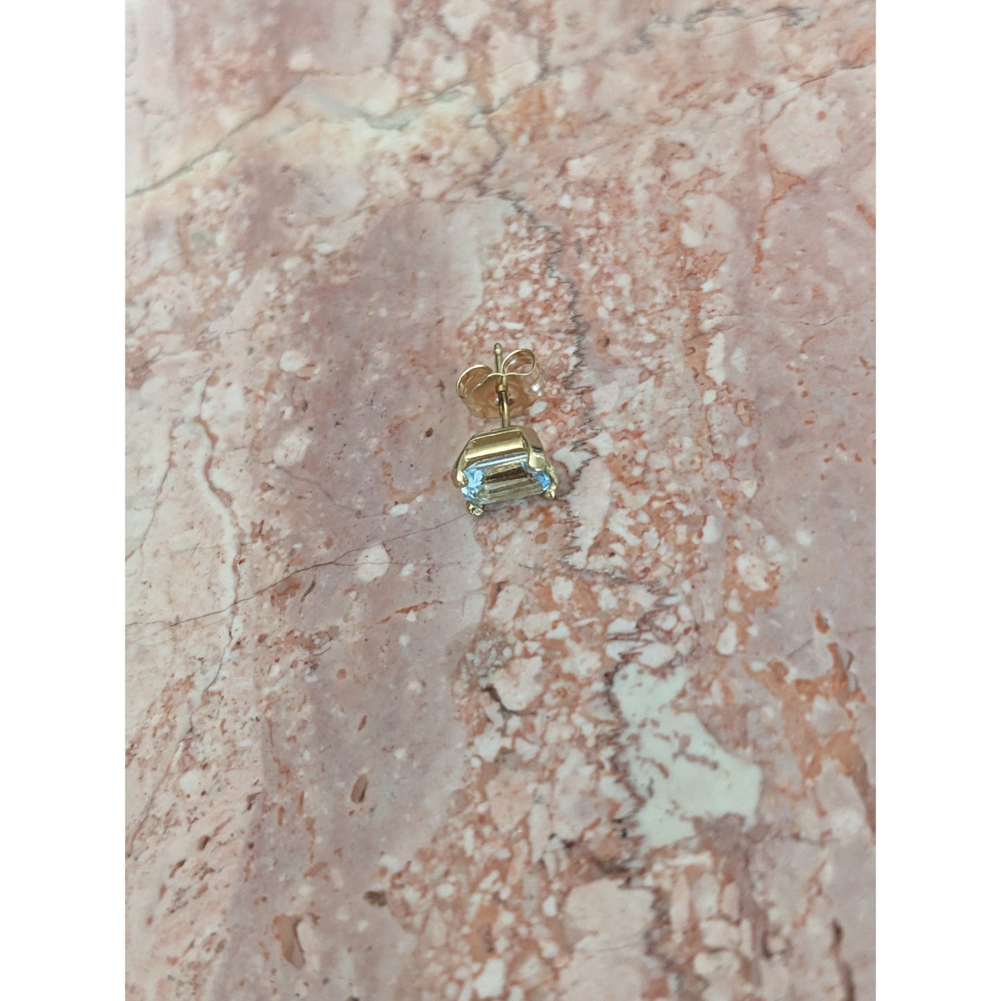 Estate 14k Yellow Gold SINGLE PIECE Aquamarine Stud Earring