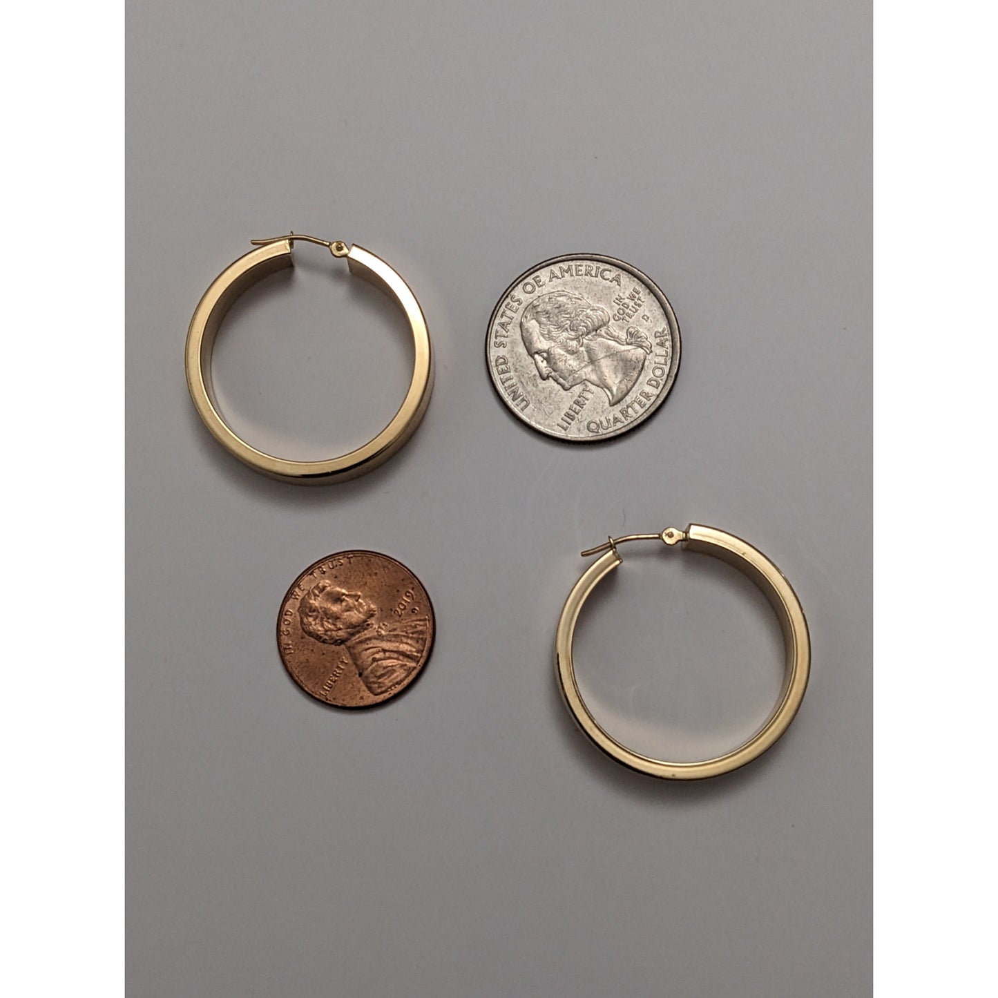 Vintage 14k Yellow Gold Hollow 6mm Wide Hoop Earrings