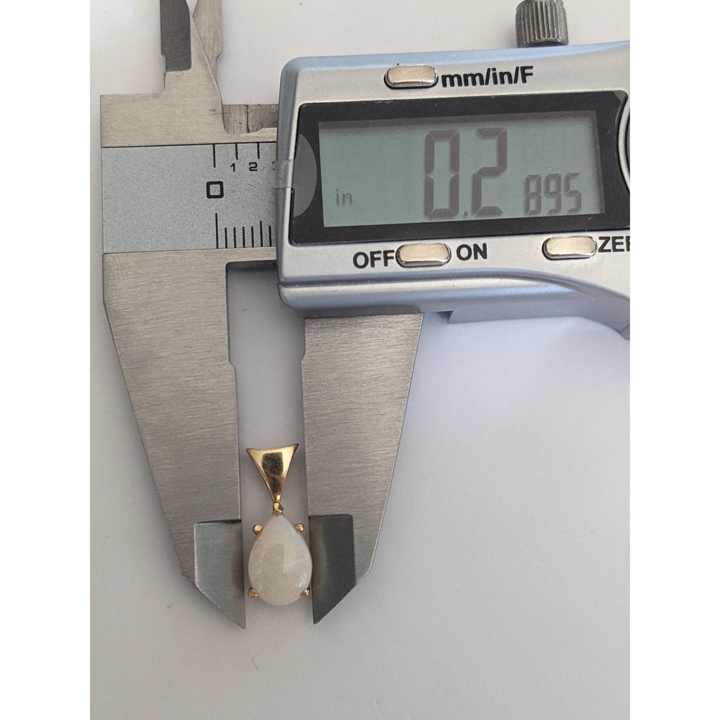 Estate 14k Yellow Gold Teardrop Opal Charm Pendant