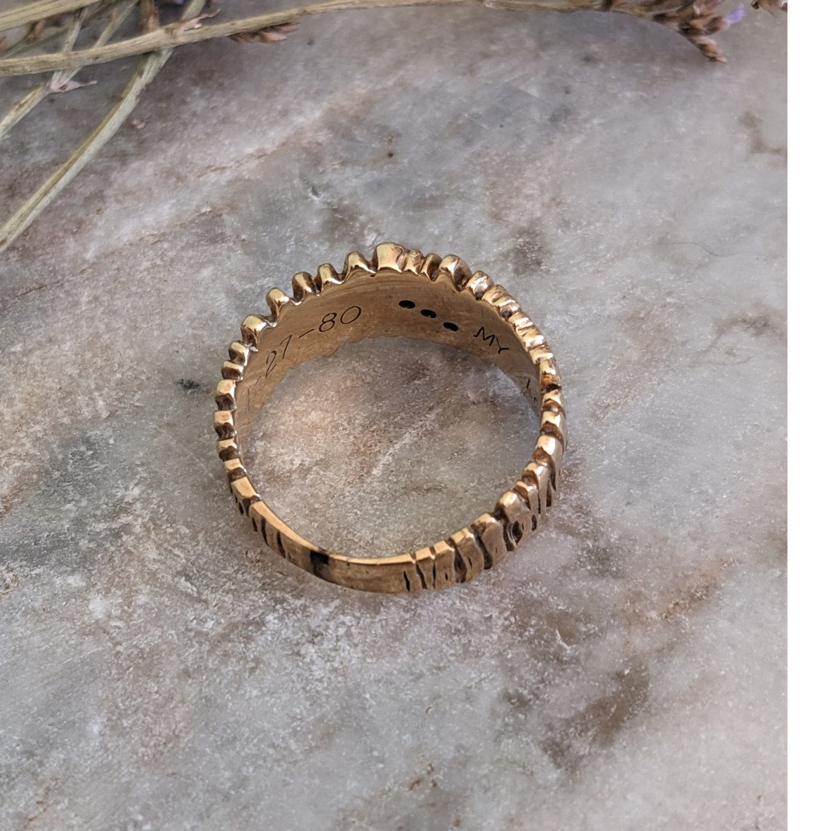 Vintage Unmarked 14k Yellow Gold Abstract Bark Branch Modernist Wide Band Ring