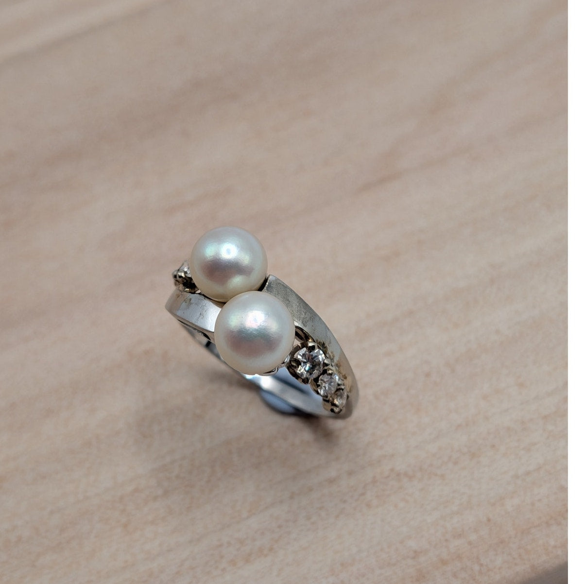 Vintage 10k White Gold Diamond and Pearl Bypass Ring Size 6