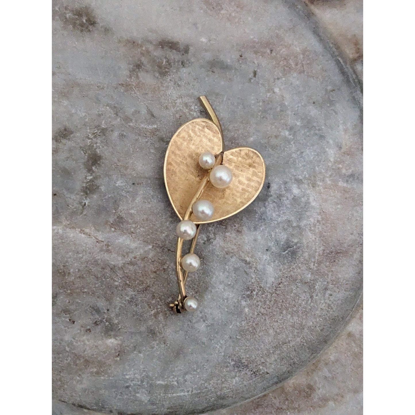 Vintage 14k Yellow Gold heart Leaf with Faux Pearls Brooch