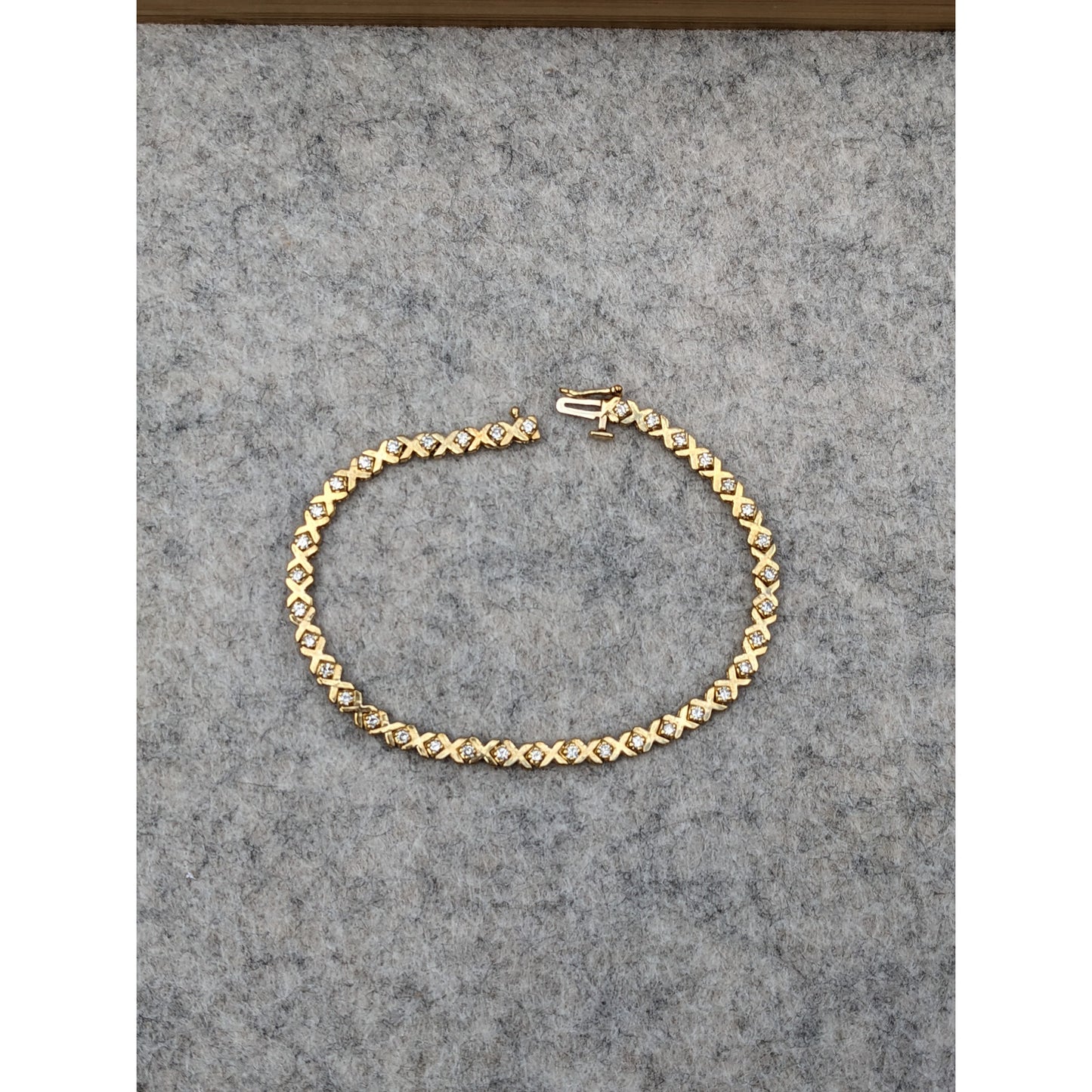 Vintage 14k Yellow Gold XOXO Diamond Tennis Bracelet 7in