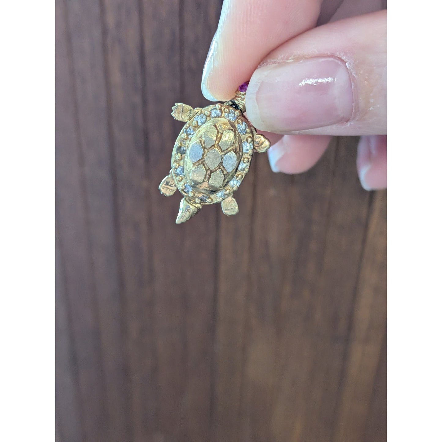 Vintage Unmarked 10k Gold Articulated Sea Turtle Pendant