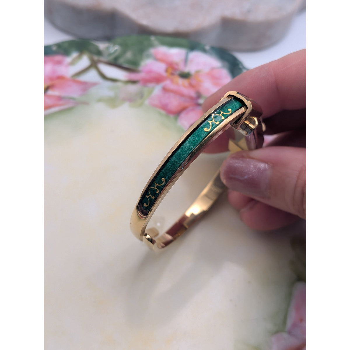 FLAW Vintage Bucherer Gold Tone Bangle Watch Green Enamel Gold Pattern Accent