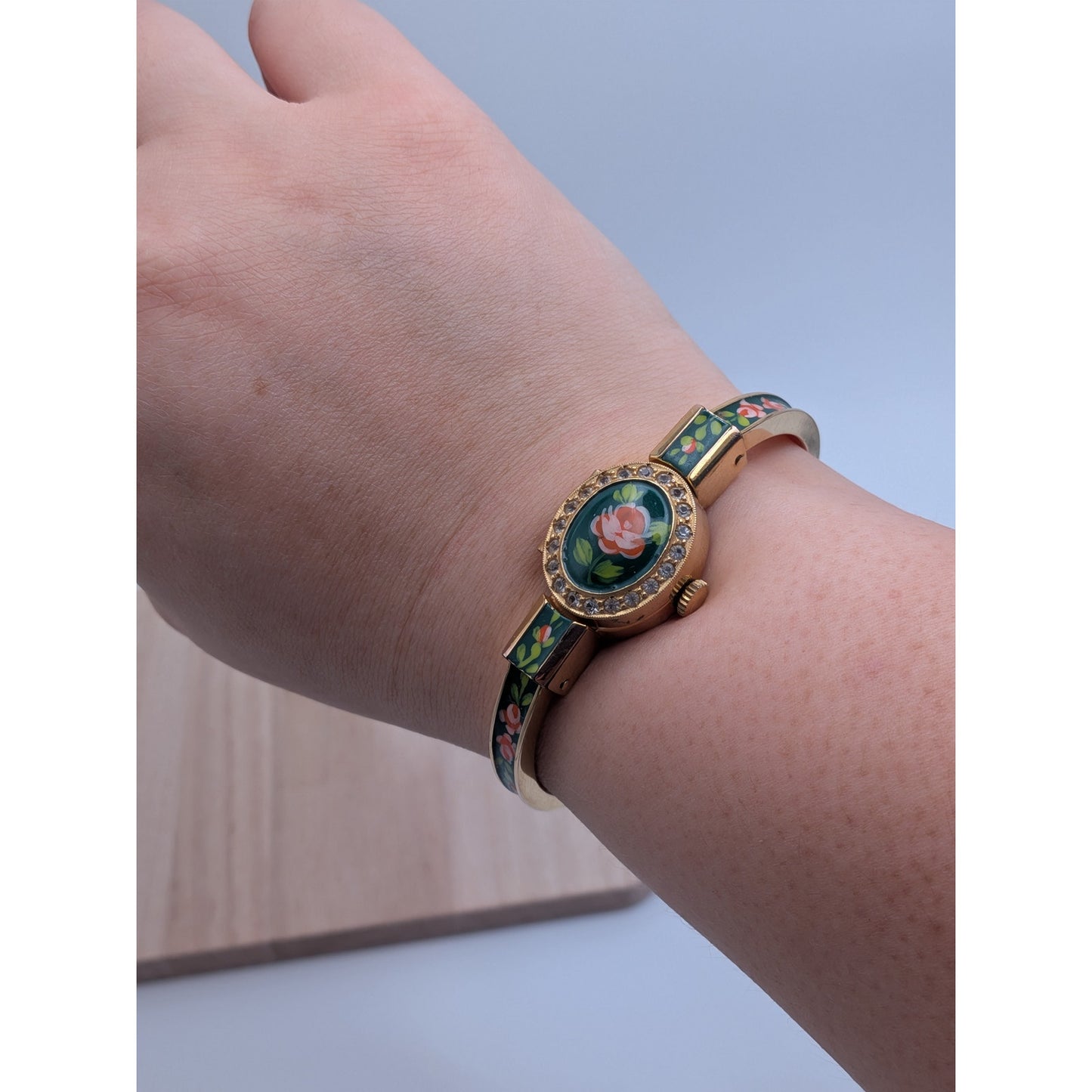 Vintage Chandler Gold Tone Manual Peekaboo Watch Green Enamel Red Flower