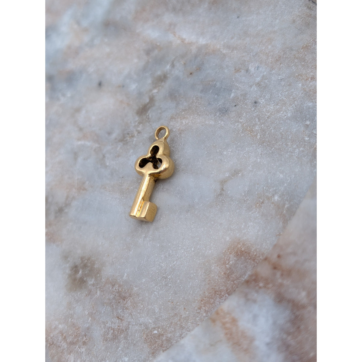 Vintage Unmarked 18k Solid Gold 3D Hollow Key Charm