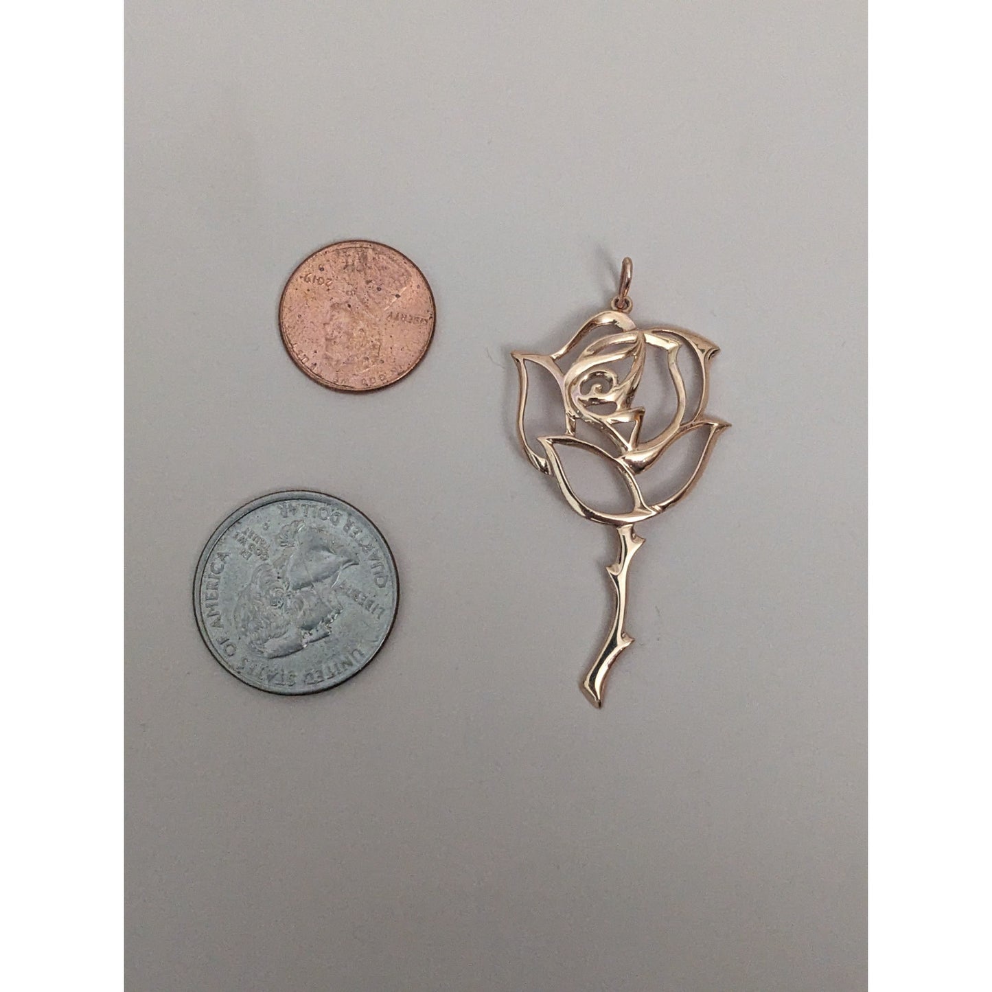 Vintage 14k Yellow Gold Rose Flower Cutout Pendant
