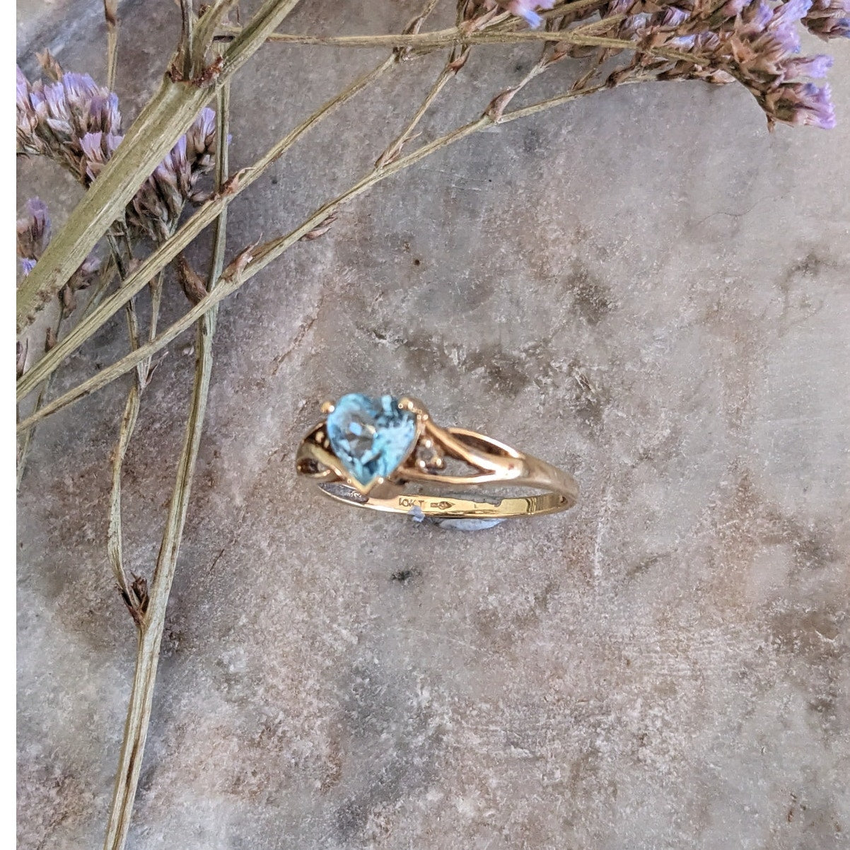 Vintage 10k Yellow Gold Ring with Light Blue Heart Gem Size 7.25US