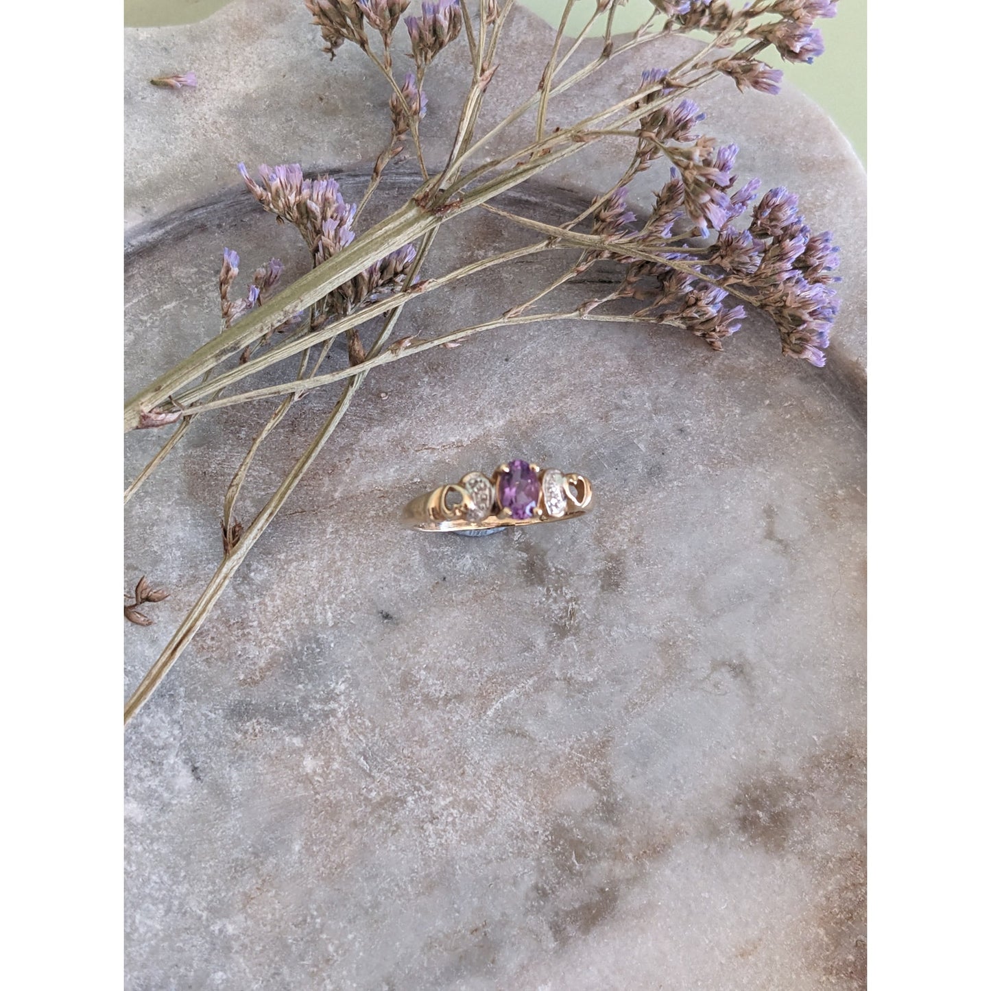 Vintage 10k Yellow Gold Purple Amethyst Ring White Gold Accents & Heart Cutouts