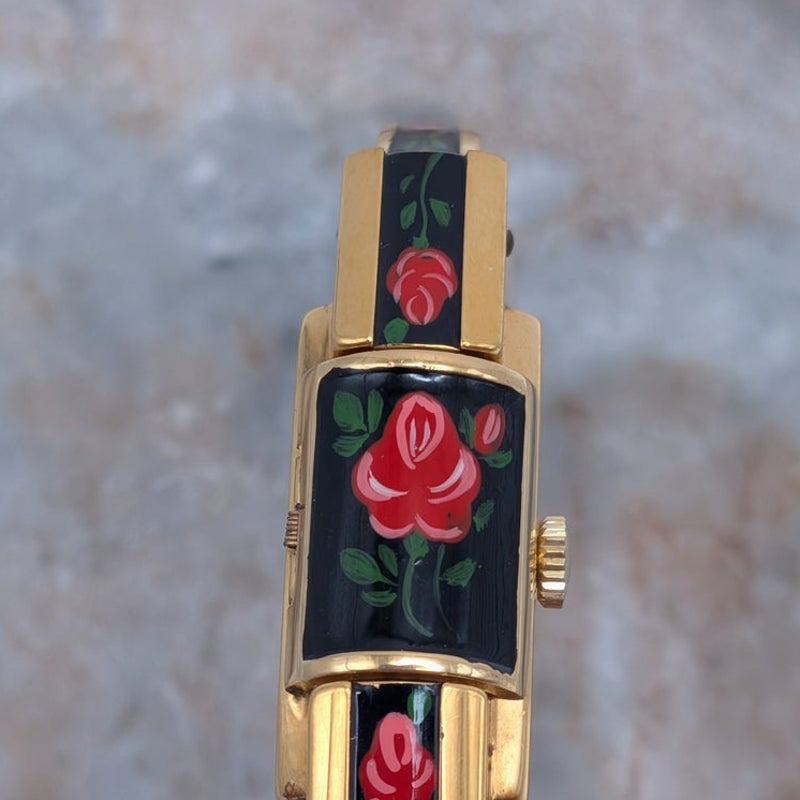 Vintage Chandler MANUAL Gold Tone Peekaboo Dainty Watch Black Enamel Red Roses