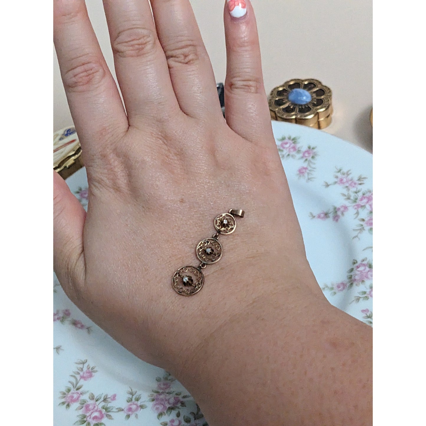 Antique 10k Gold Triple Drop Circular Filigree with Diamond Accent Pendant