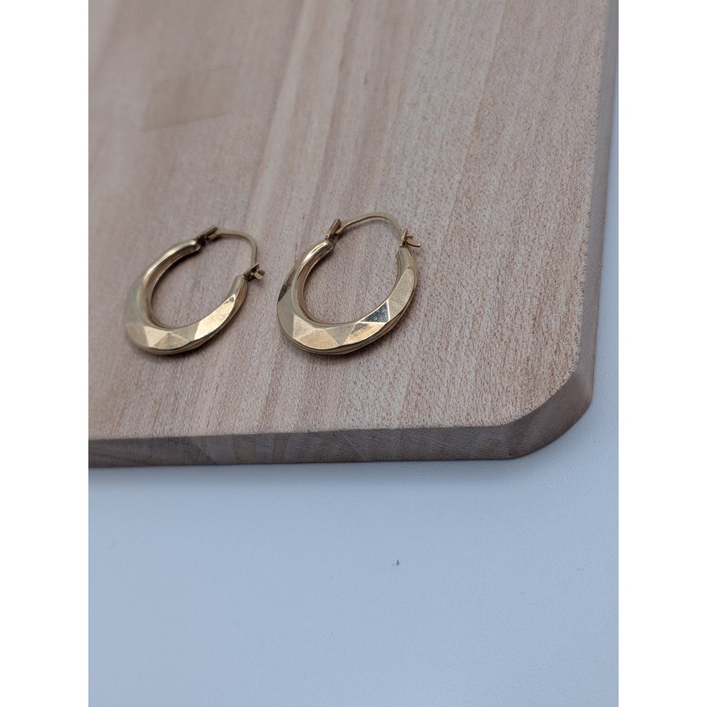 Vintage 10k Yellow Gold Lightweight Hollow Geometric Hoop Earrings