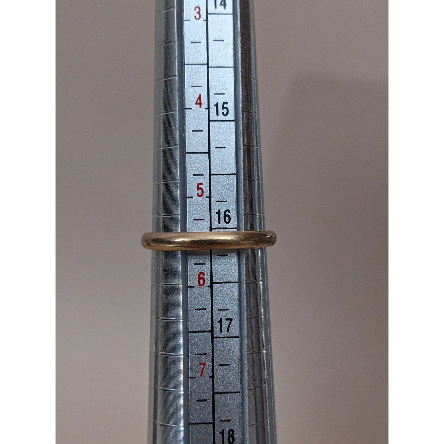 FLAW Vintage 14k Yellow Gold Art Carved Simple Wedding Band Ring Size 5.5