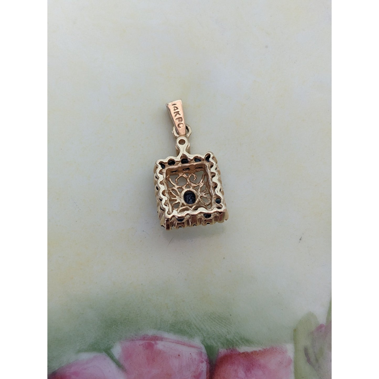 Vintage 14k Yellow Gold with Sapphire Stones and Filigree Design Pendant