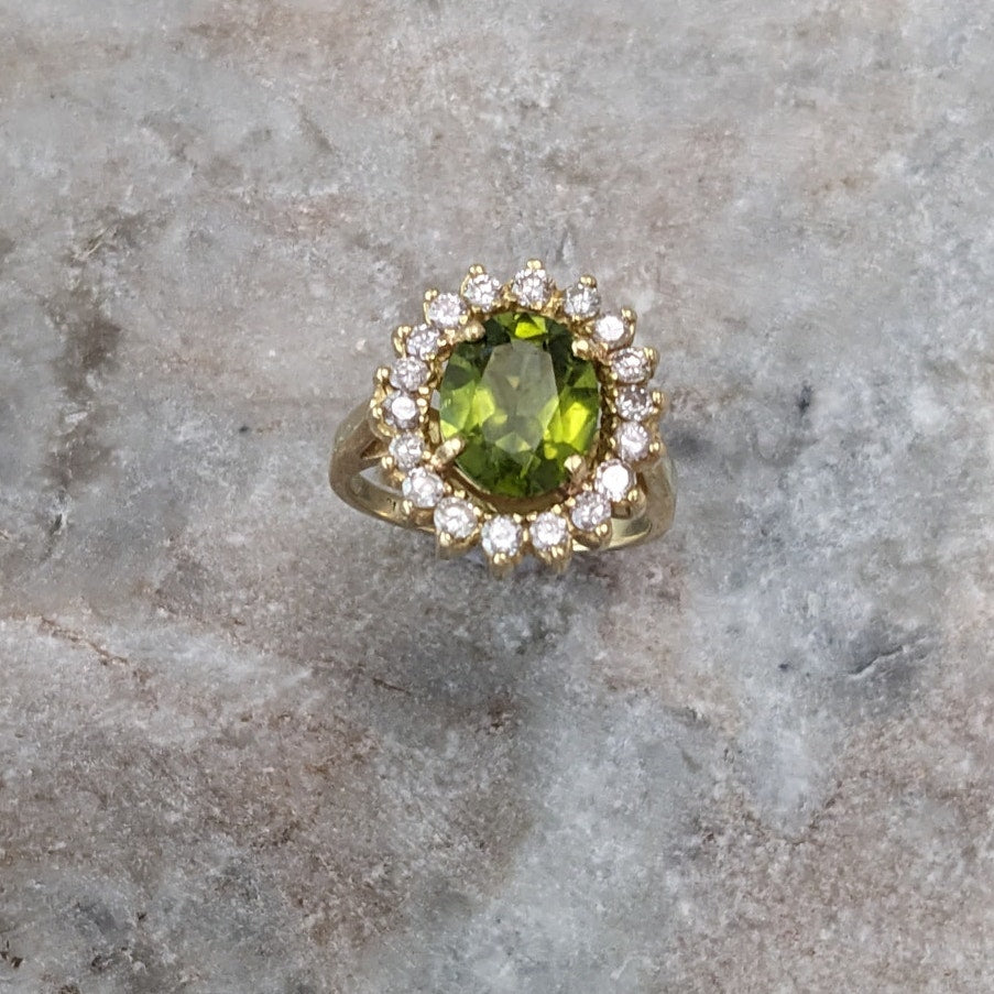 Estate 18k Yellow Gold Peridot and Diamond Accents Ring Size 6